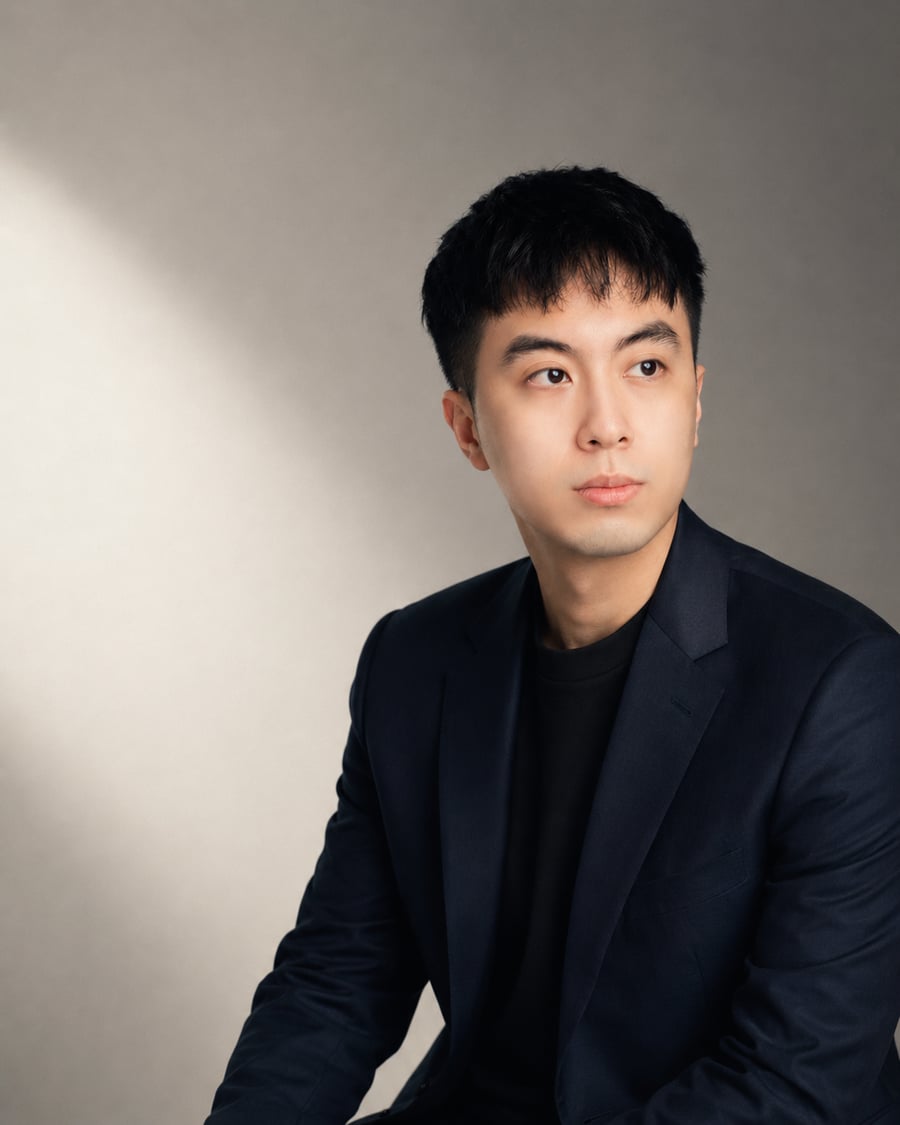 Weiqi Shi